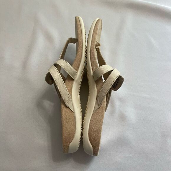Vionic Karley Cream Flip Flop Sandals Size 11 - Picture 5 of 10